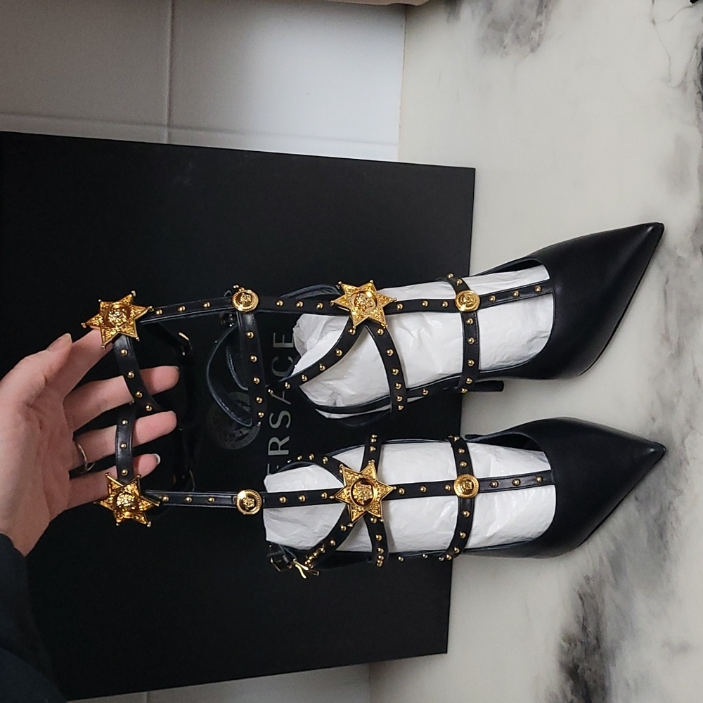NWT Versace Medusa Western Cage Pumps